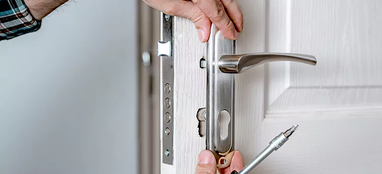 Front Door Knob Repair in Alafaya, FL